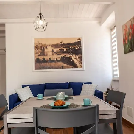 - Cerenea House Apartment Isola di Liri